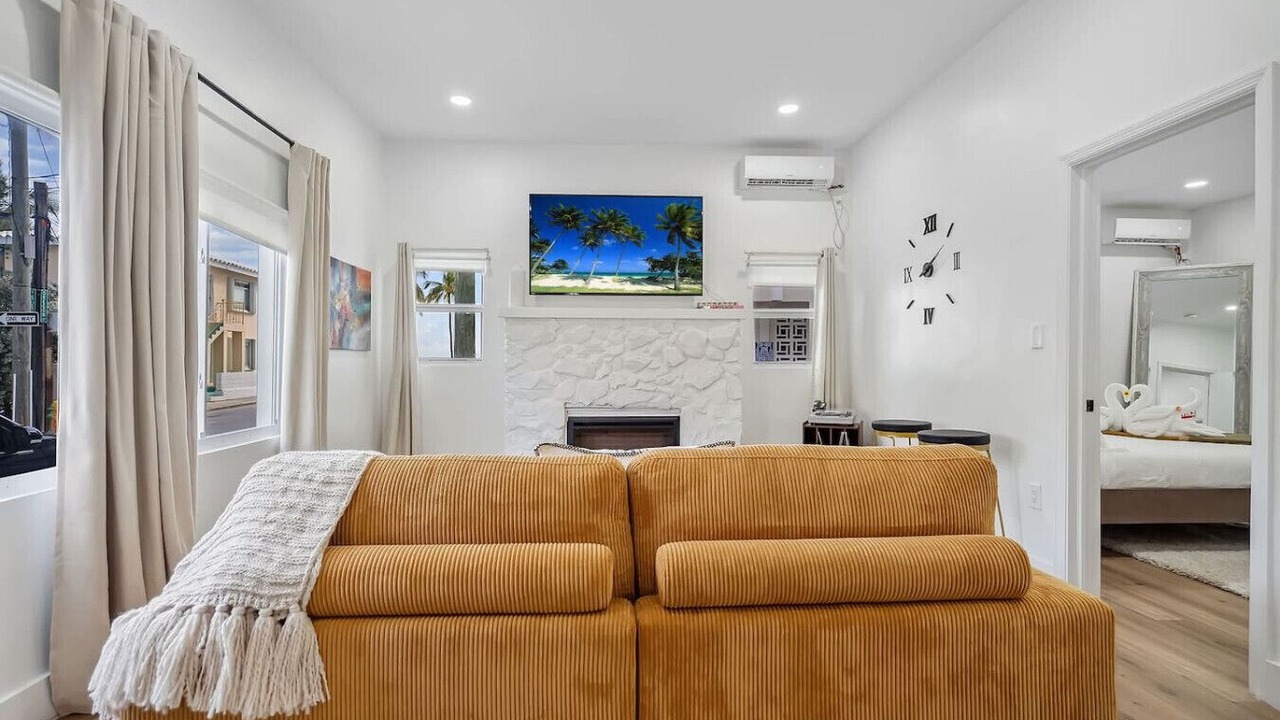 Photo of Livingroom in Hollywood South Central Beach