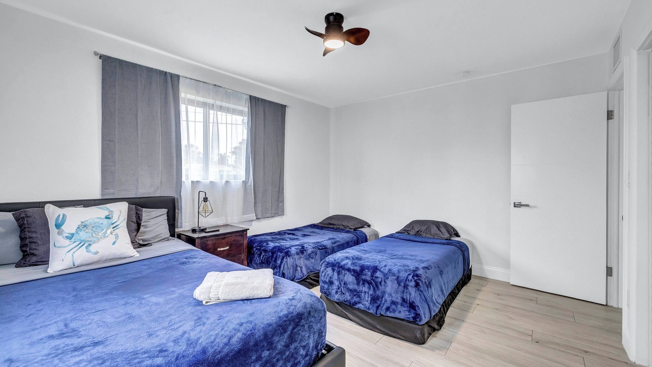 Photo of Bedroom in North Central Hollywood