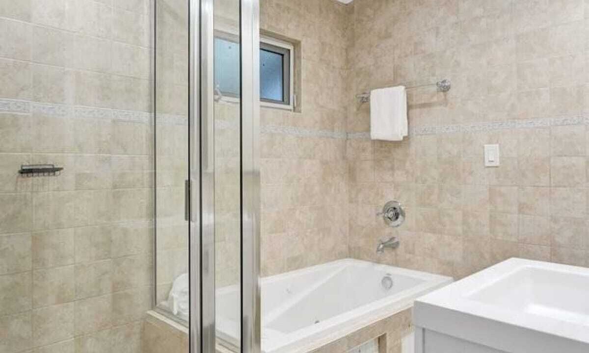 Photo of Bathroom in Sailboat Bend