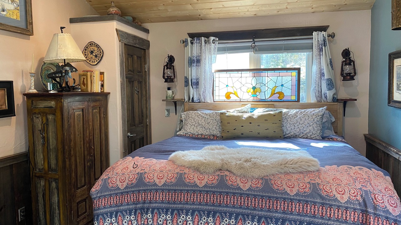 Photo of Bedroom in Twin Lakes