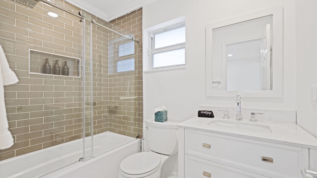 Photo of Bathroom in Tropic Palms