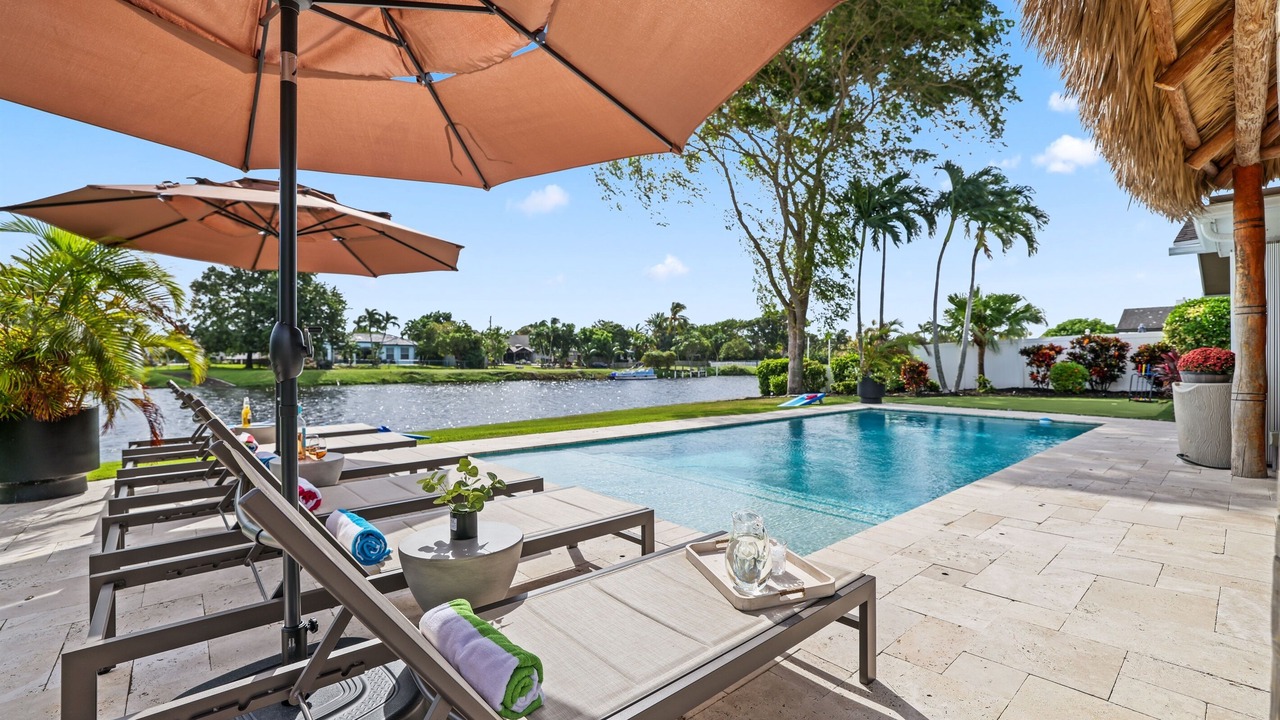 Photo of Outdoor in Tropic Palms