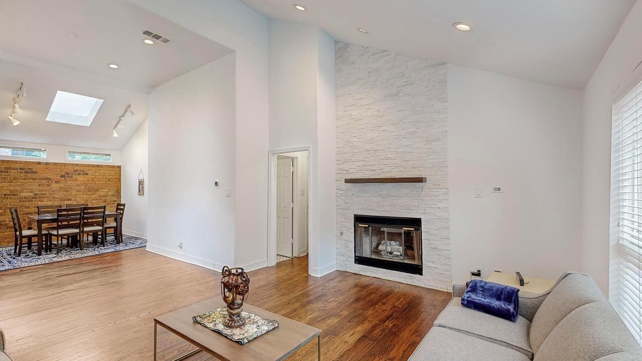 Photo of Livingroom in Irving