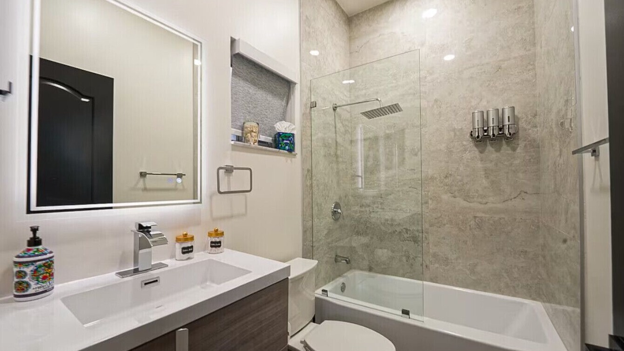Photo of Bathroom in Lauderdale Beach