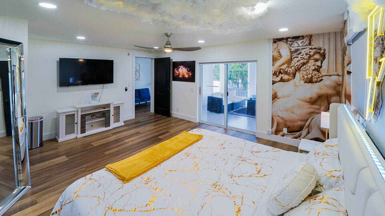 Photo of Bedroom in Lauderdale Beach
