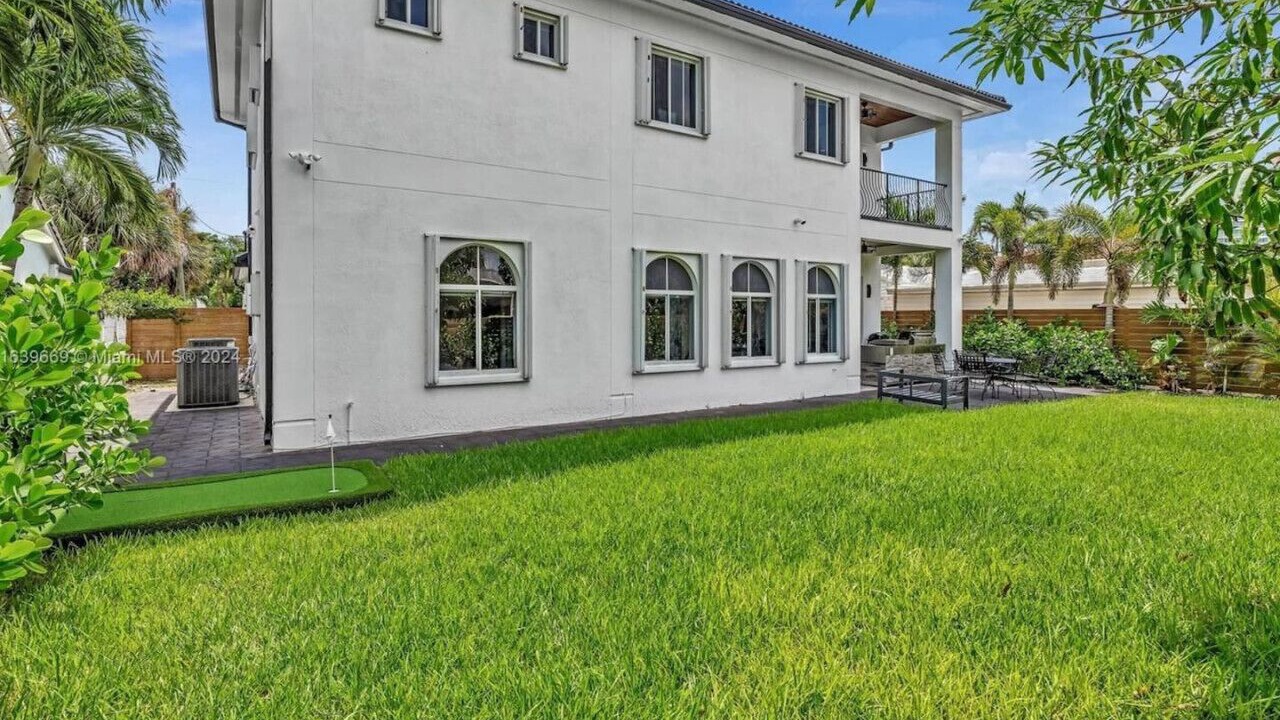 Photo of Outdoor in Lauderdale Beach