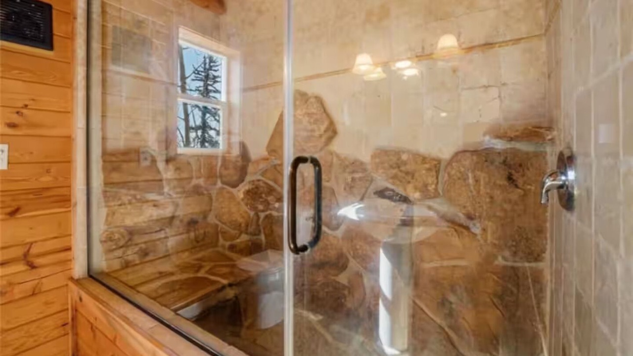 Photo of Others in Victor