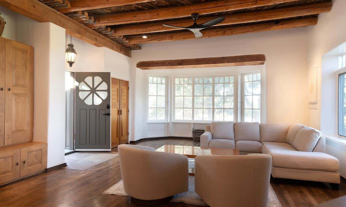 Photo of Livingroom in Tesuque