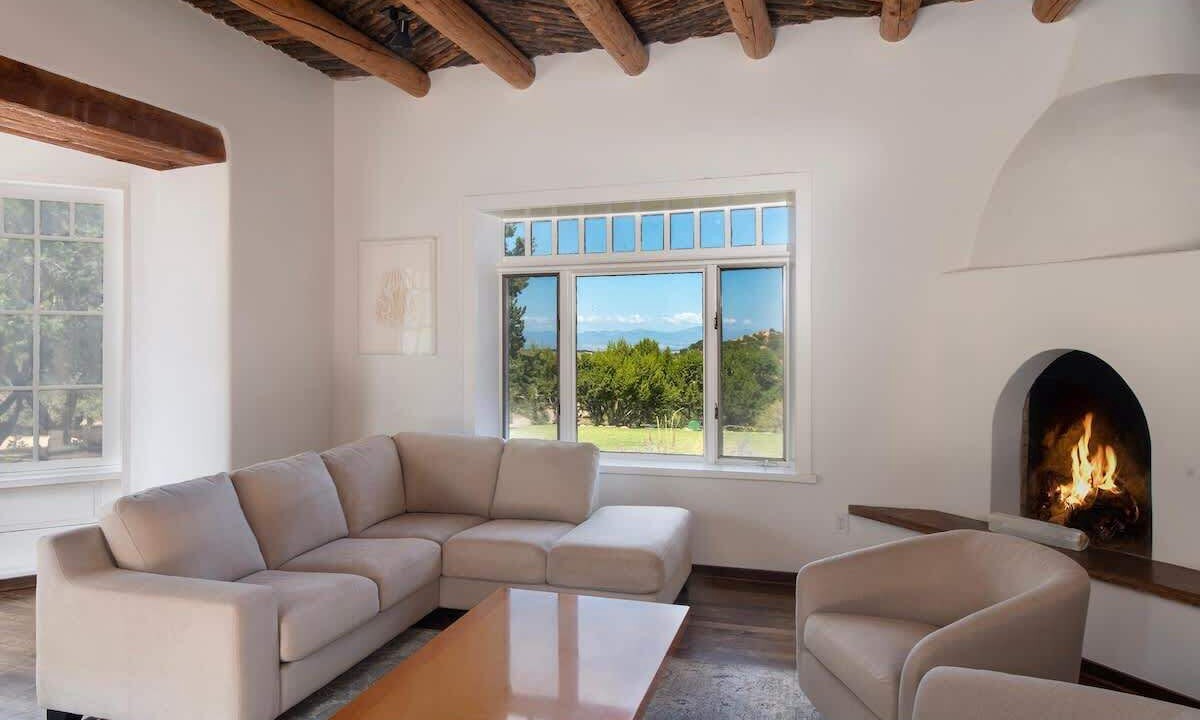 Photo of Livingroom in Tesuque