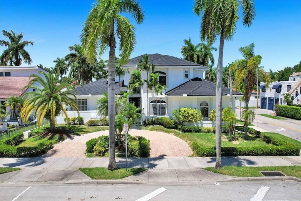Photo of Outdoor in Hollywood Lakes