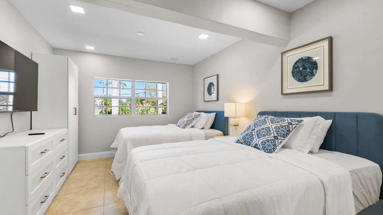 Photo of Bedroom in Lauderdale-by-the-Sea