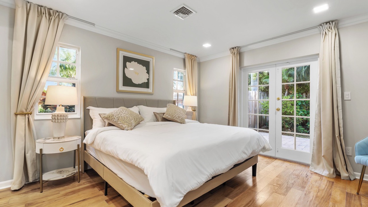 Photo of Bedroom in Lauderdale-by-the-Sea