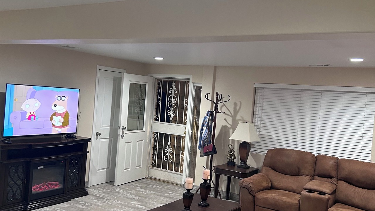 Photo of Livingroom in South Valley