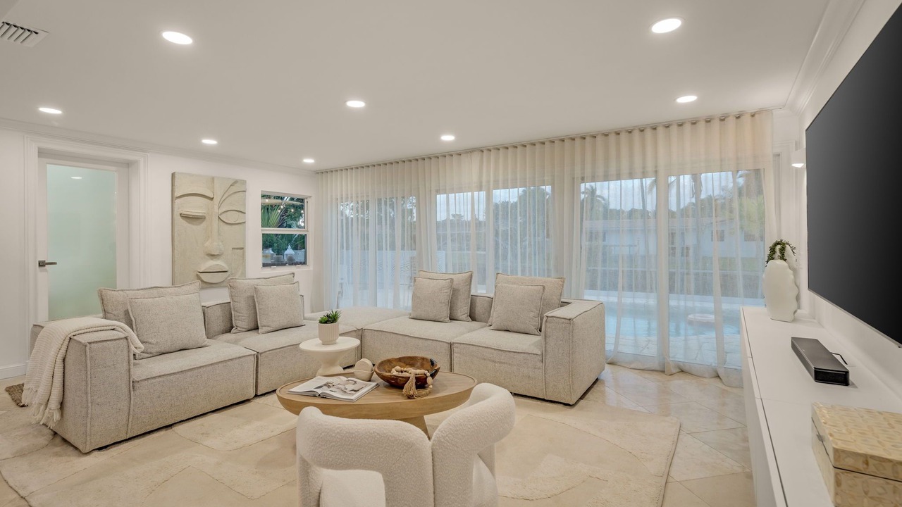 Photo of Livingroom in Coral Ridge Isles