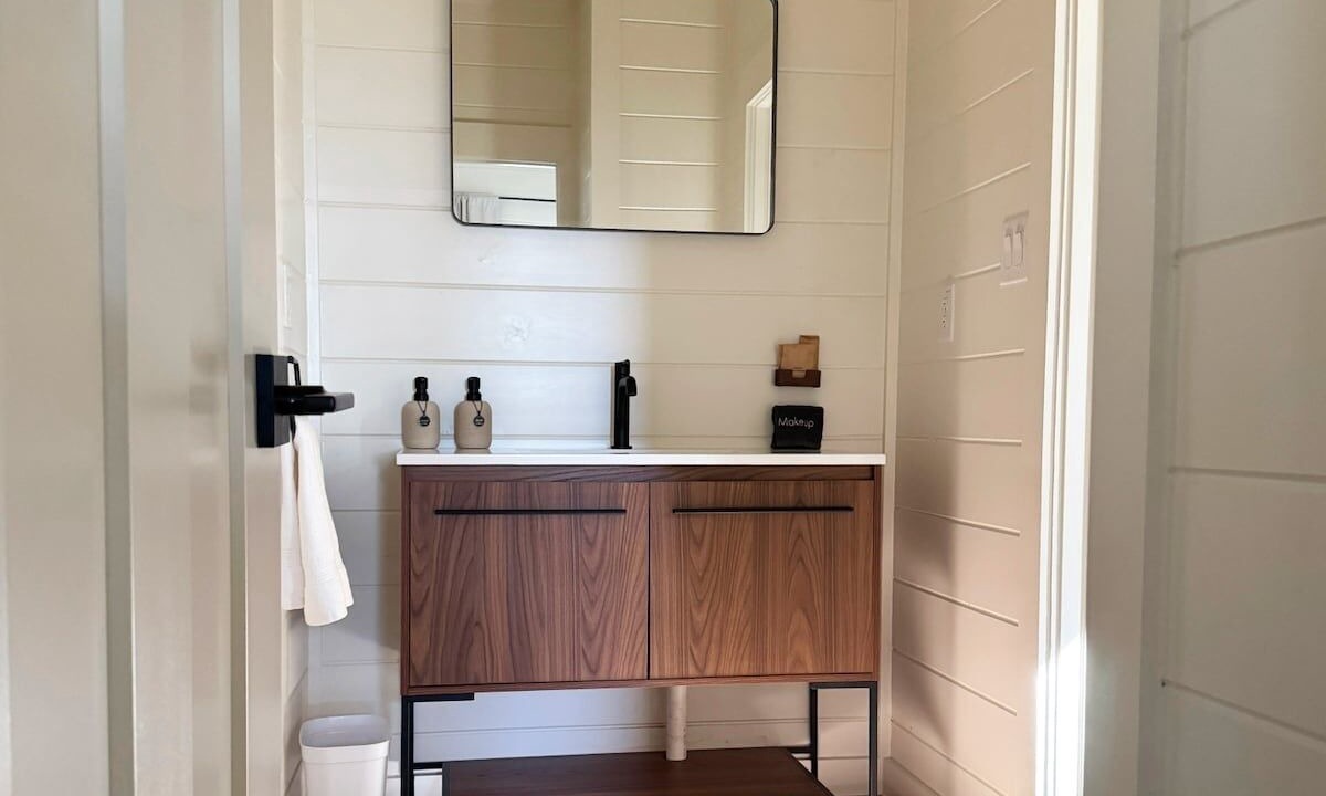 Photo of Bathroom in Canyon Lake