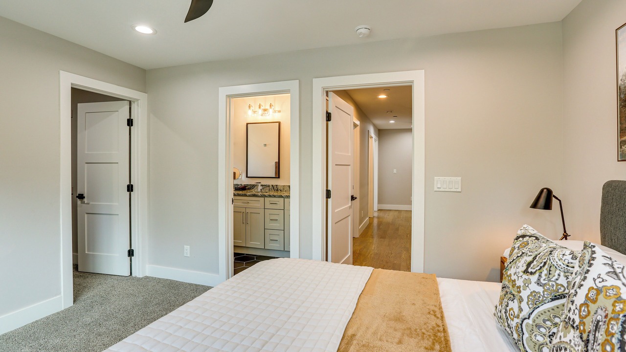 Photo of Bedroom in Golden