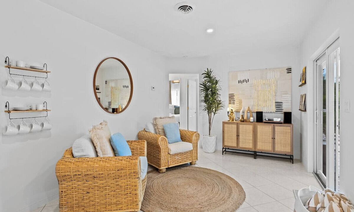 Photo of Livingroom in Coral Ridge Isles