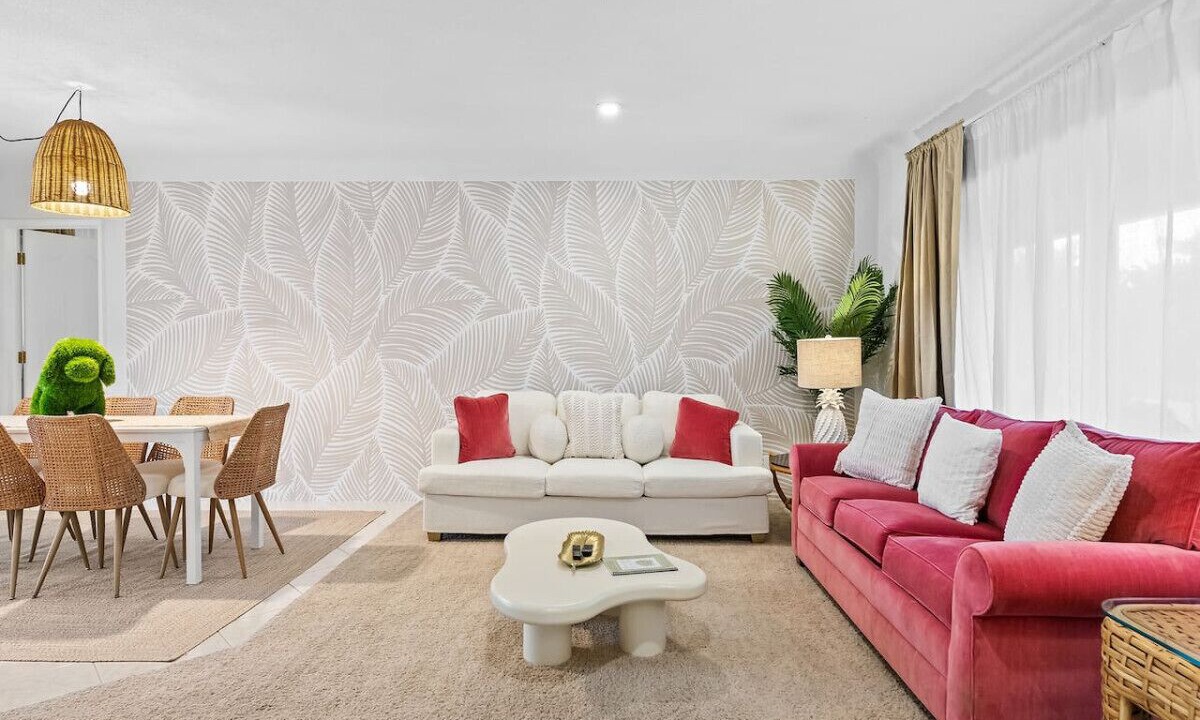 Photo of Livingroom in Coral Ridge Isles