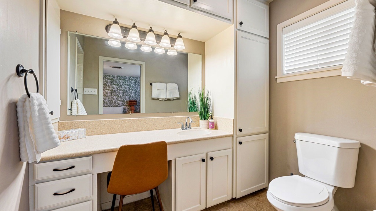 Photo of Bathroom in Woodson Village - Pershing