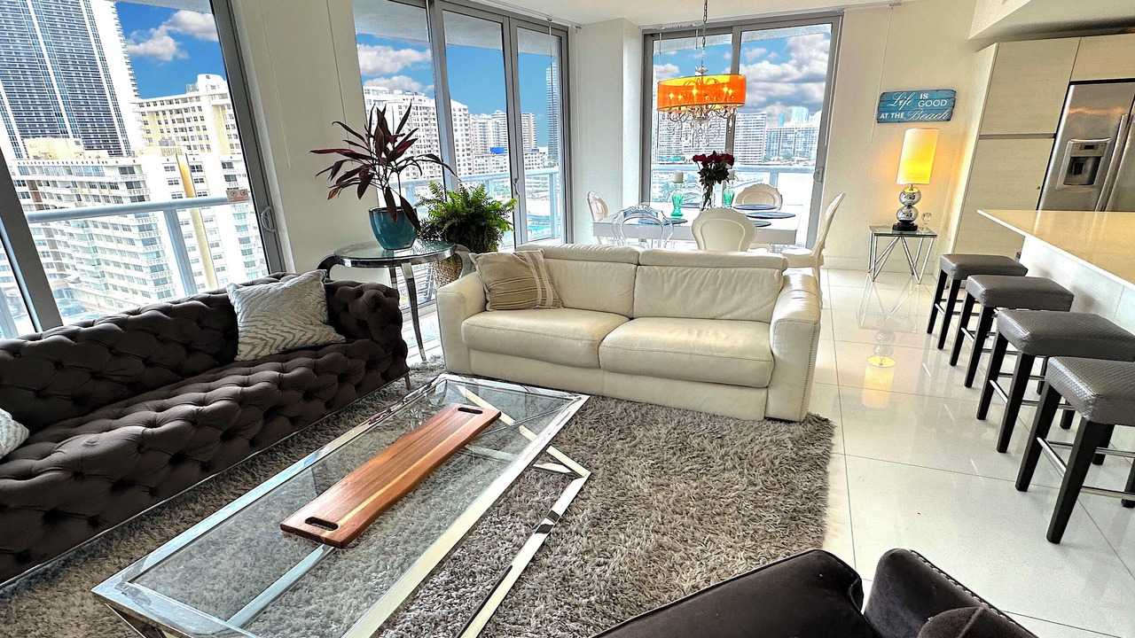Photo of Livingroom in Hallandale Beach