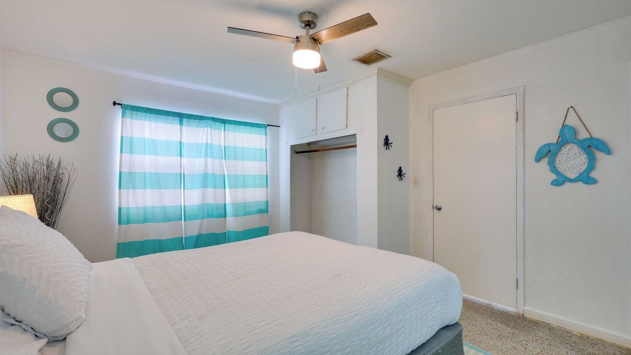 Photo of Bedroom in Royal Poinciana