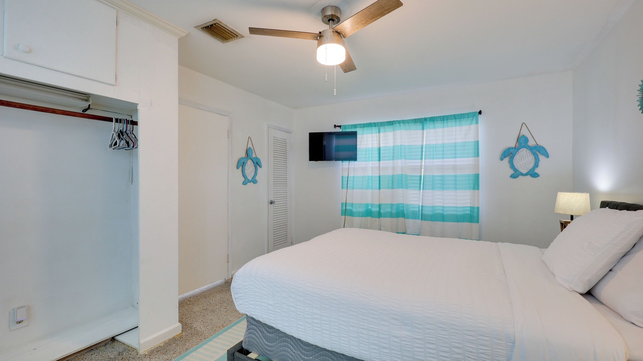 Photo of Bedroom in Royal Poinciana