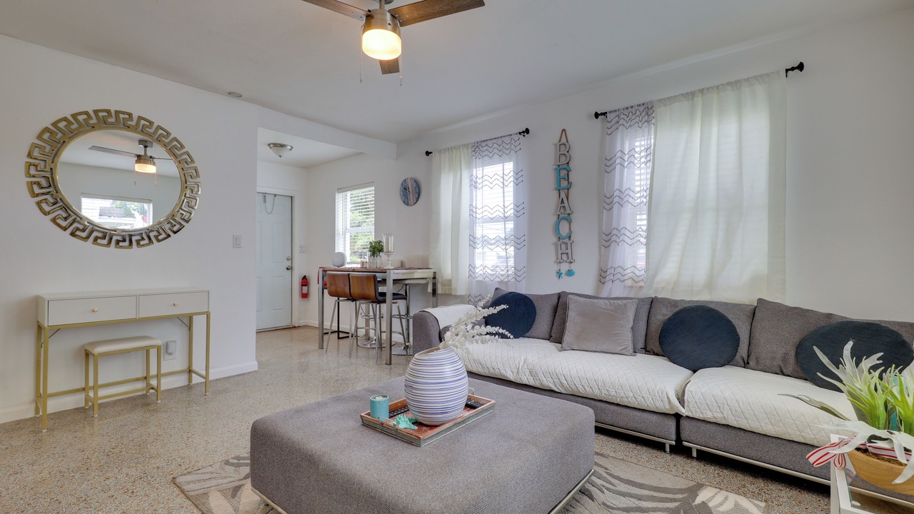 Photo of Livingroom in Royal Poinciana