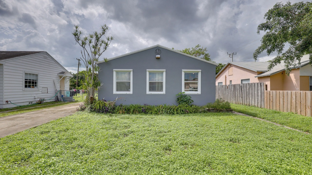 Photo of Outdoor in Royal Poinciana