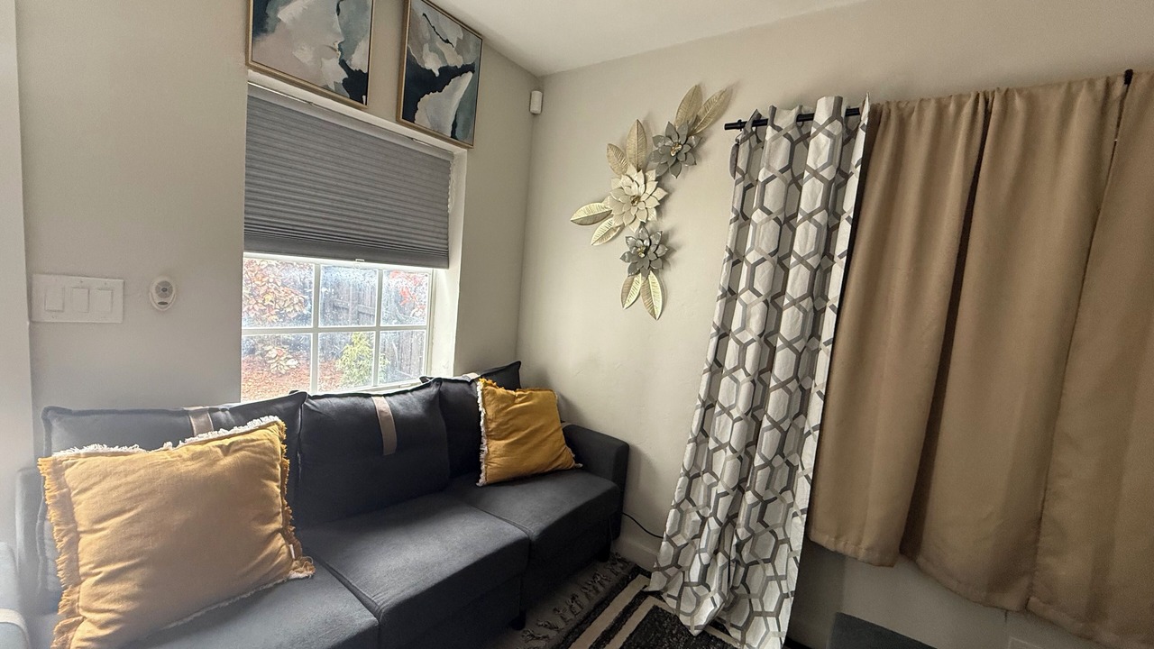 Photo of Livingroom in Middle River Terrace