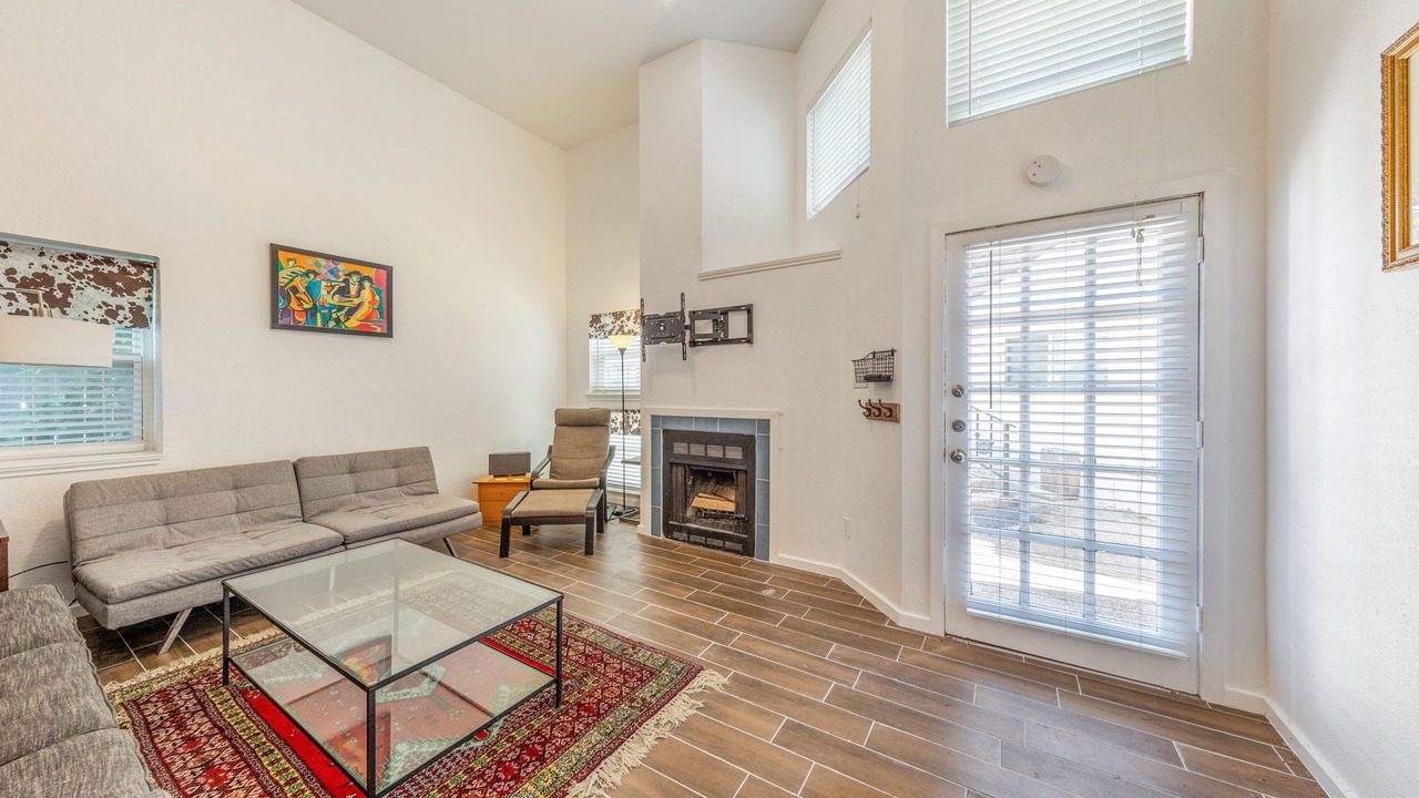 Photo of Livingroom in Old Enfield