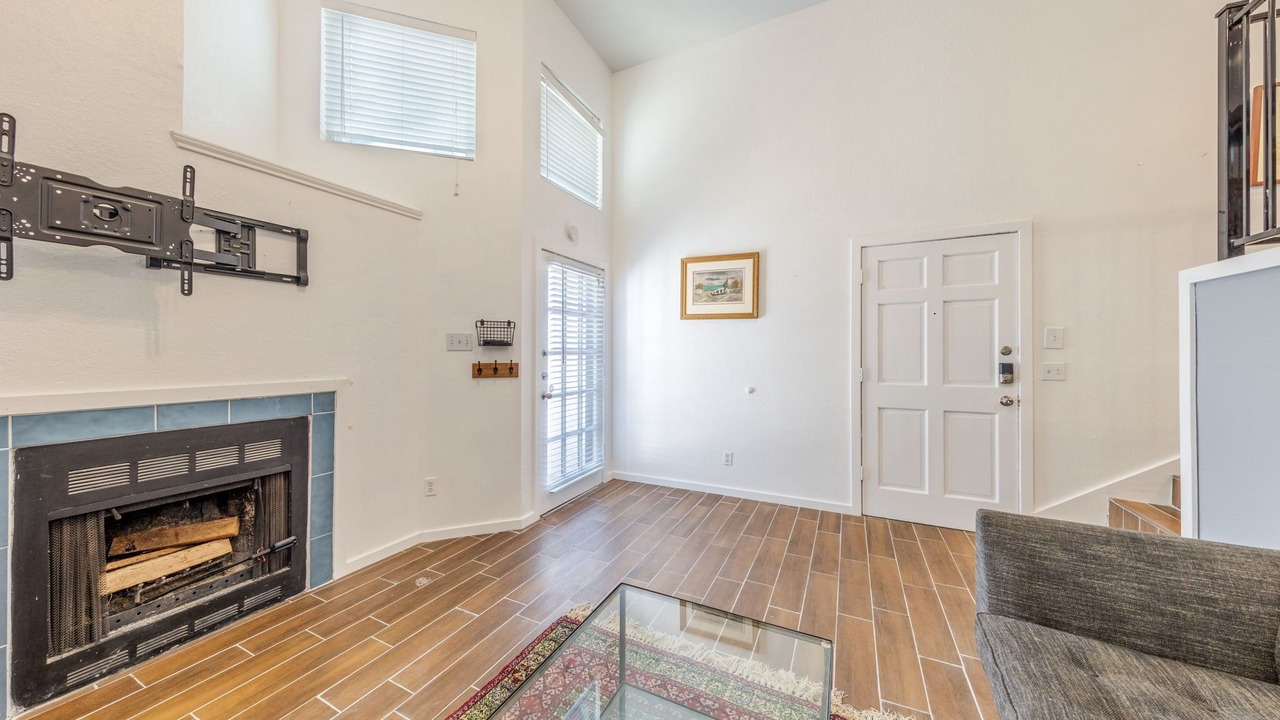 Photo of Livingroom in Old Enfield