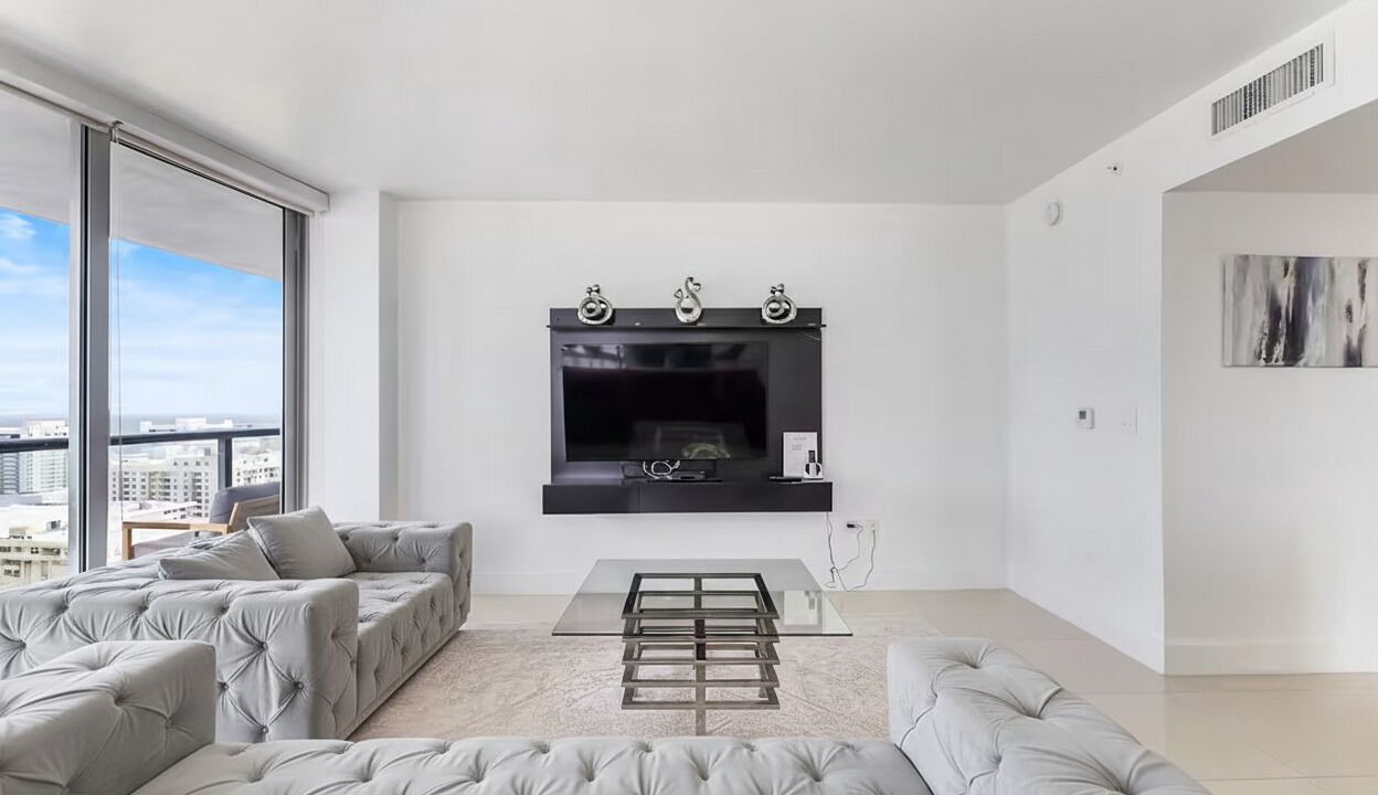 Photo of Livingroom in Hallandale Beach