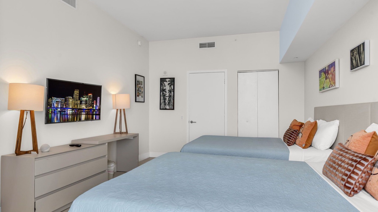 Photo of Bedroom in Hollywood South Central Beach