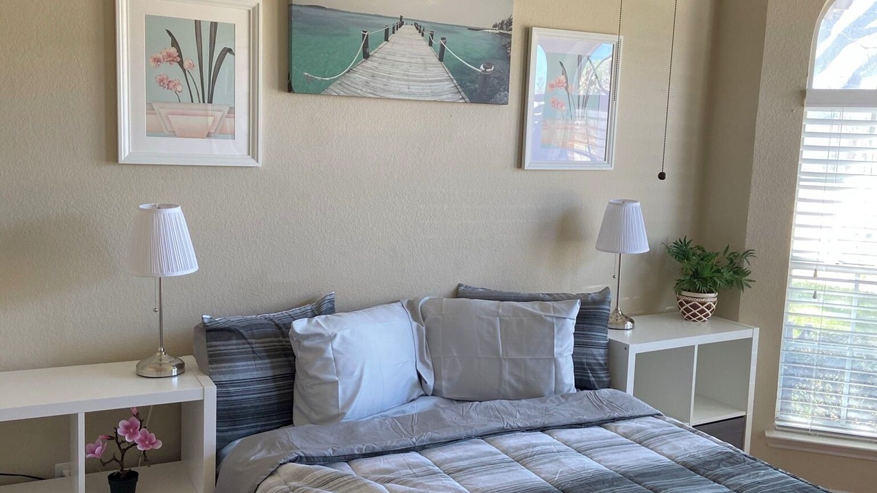Photo of Bedroom in Southeast Arlington