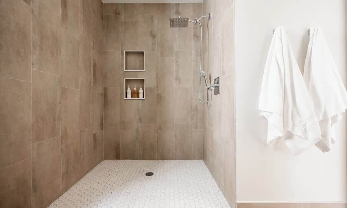 Photo of Bathroom in Jefferson Park