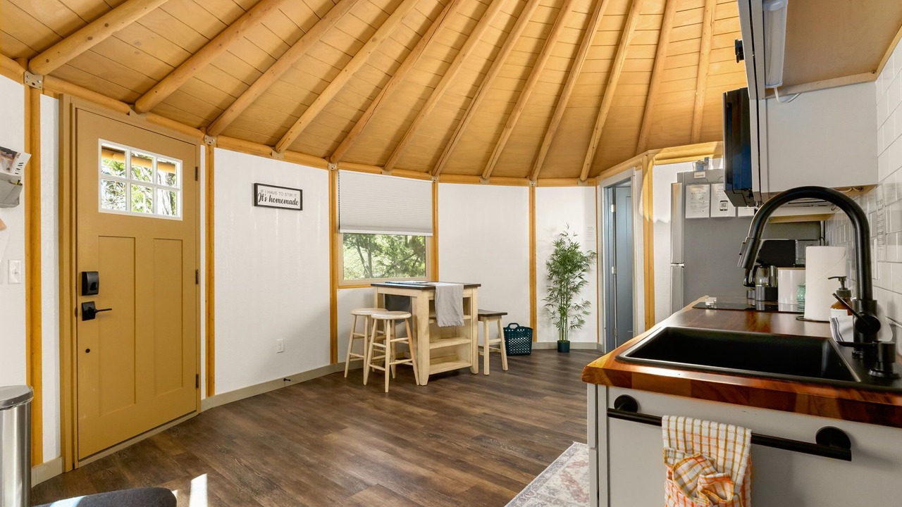 Photo of Kitchen in Canyon Lake