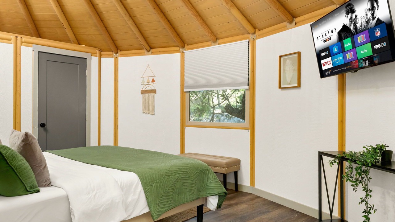 Photo of Bedroom in Canyon Lake