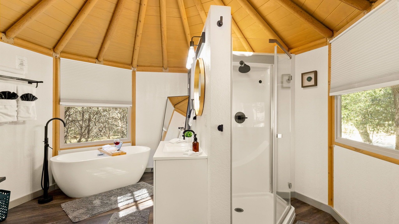 Photo of Bathroom in Canyon Lake