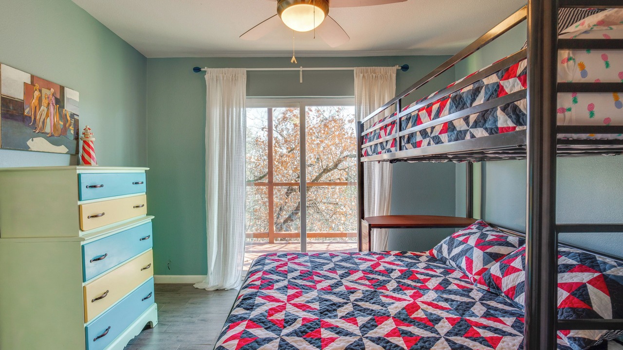 Photo of Bedroom in Pottsboro