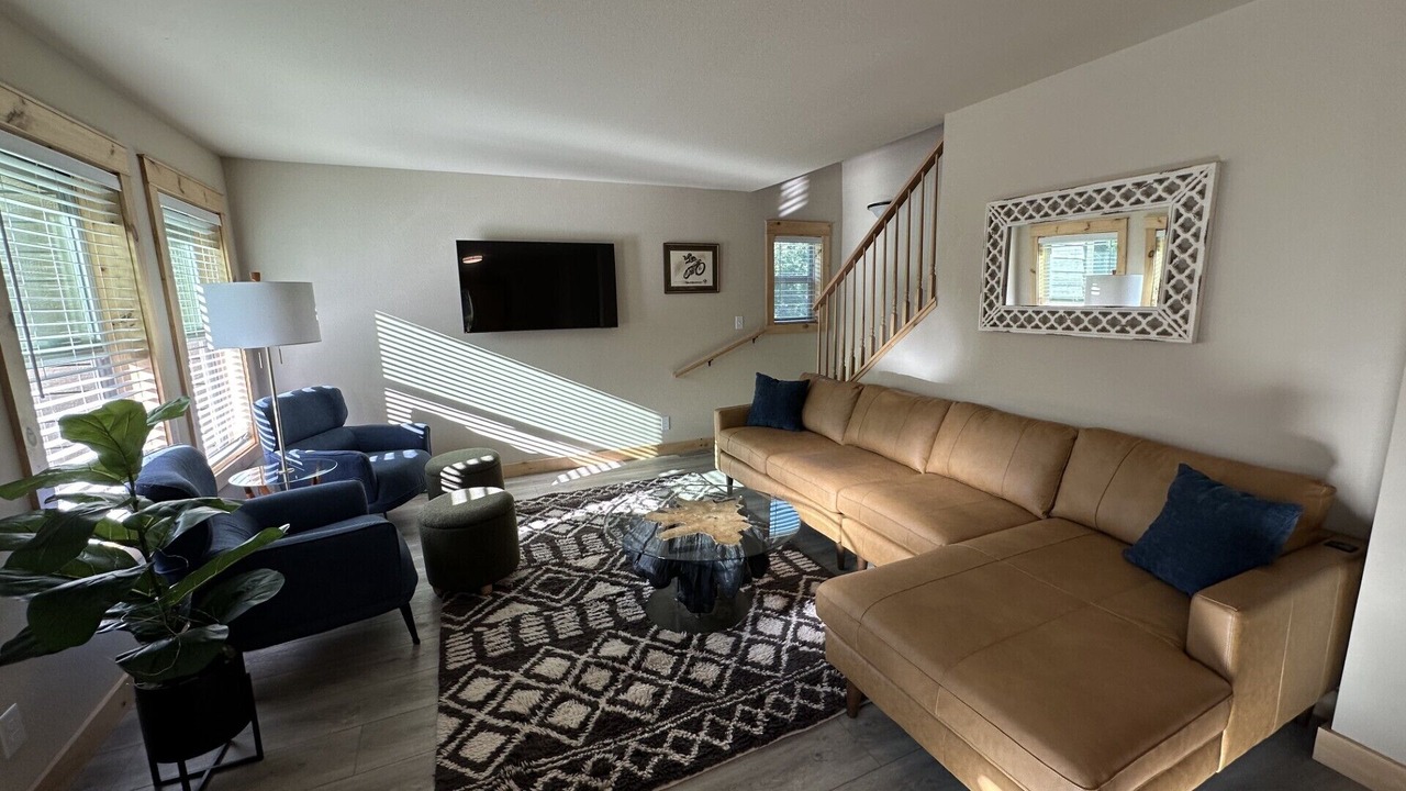 Photo of Livingroom in Garfield