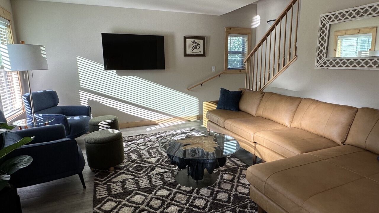 Photo of Livingroom in Garfield