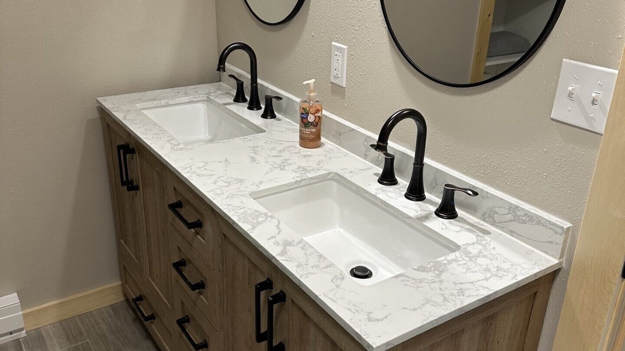 Photo of Bathroom in Garfield