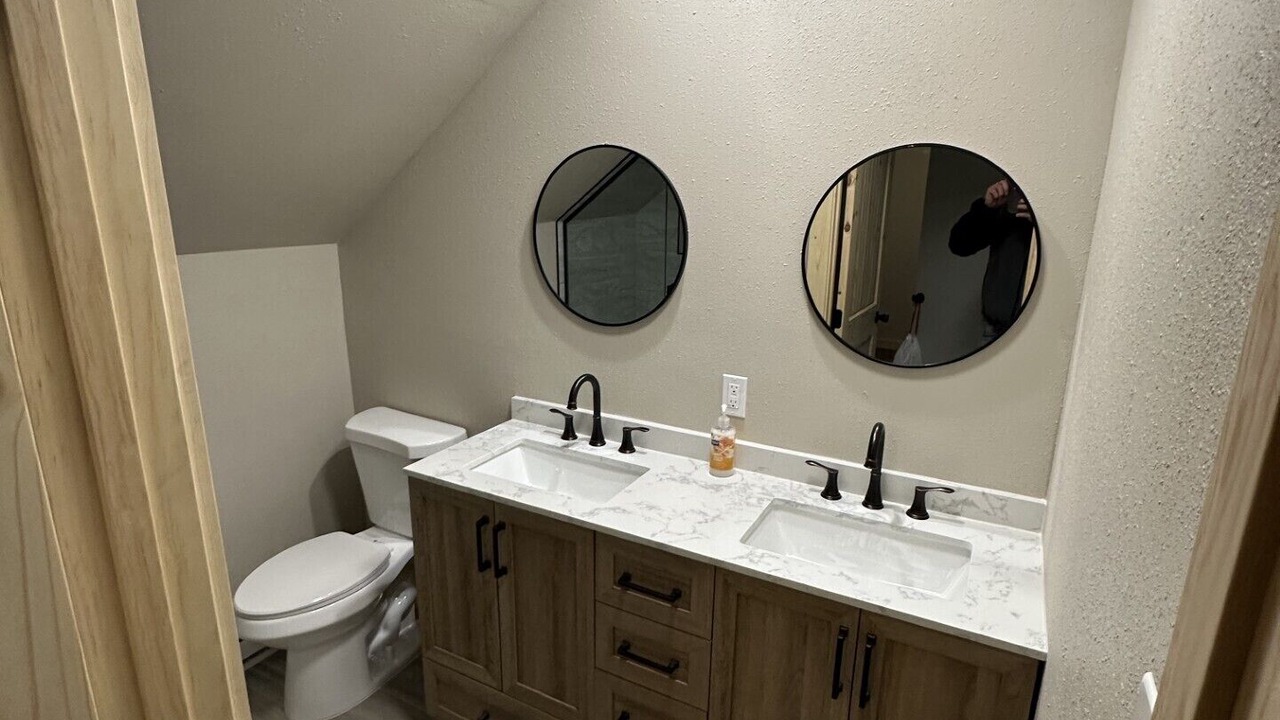 Photo of Bathroom in Garfield