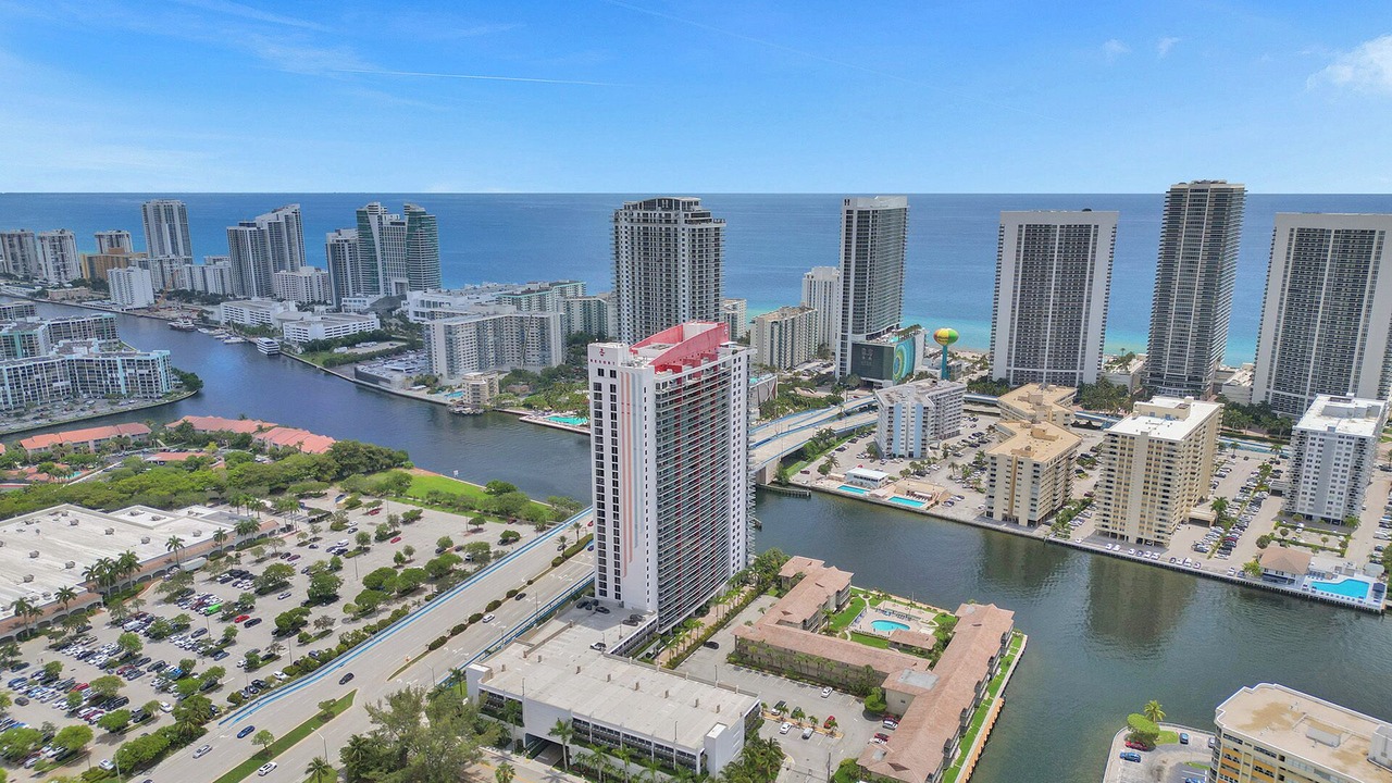 Photo of Outdoor in Hallandale Beach