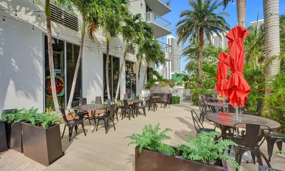 Photo of Outdoor in Hallandale Beach