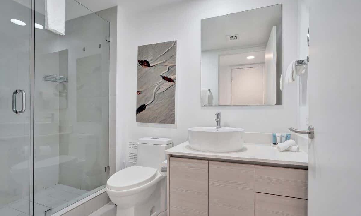 Photo of Bathroom in Hallandale Beach