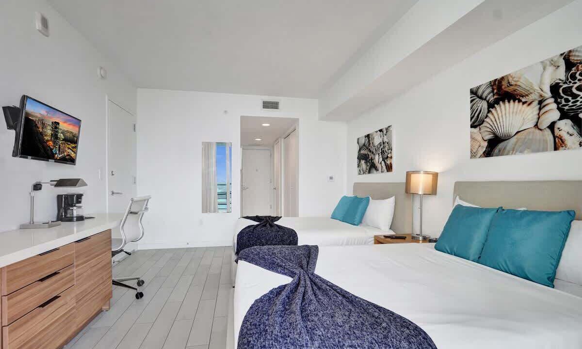Photo of Bathroom in Hallandale Beach