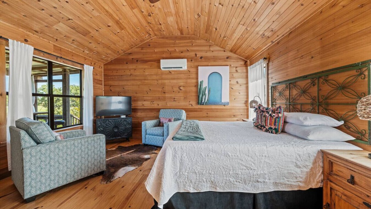 Photo of Bedroom in Fredericksburg