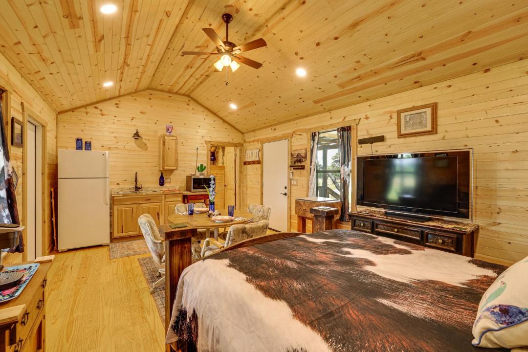 Photo of Bedroom in Harper