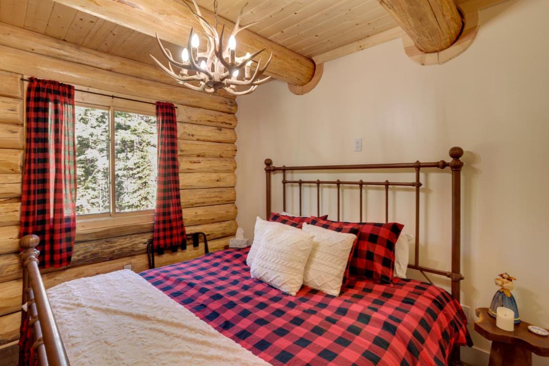 Photo of Bedroom in Columbine Lake